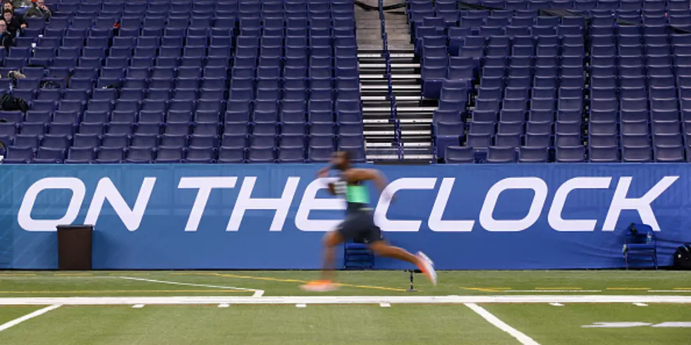 A Reporter Covering The Detroit Lions Ran A 5.98 40 Yard Dash. In Heels. [Video]