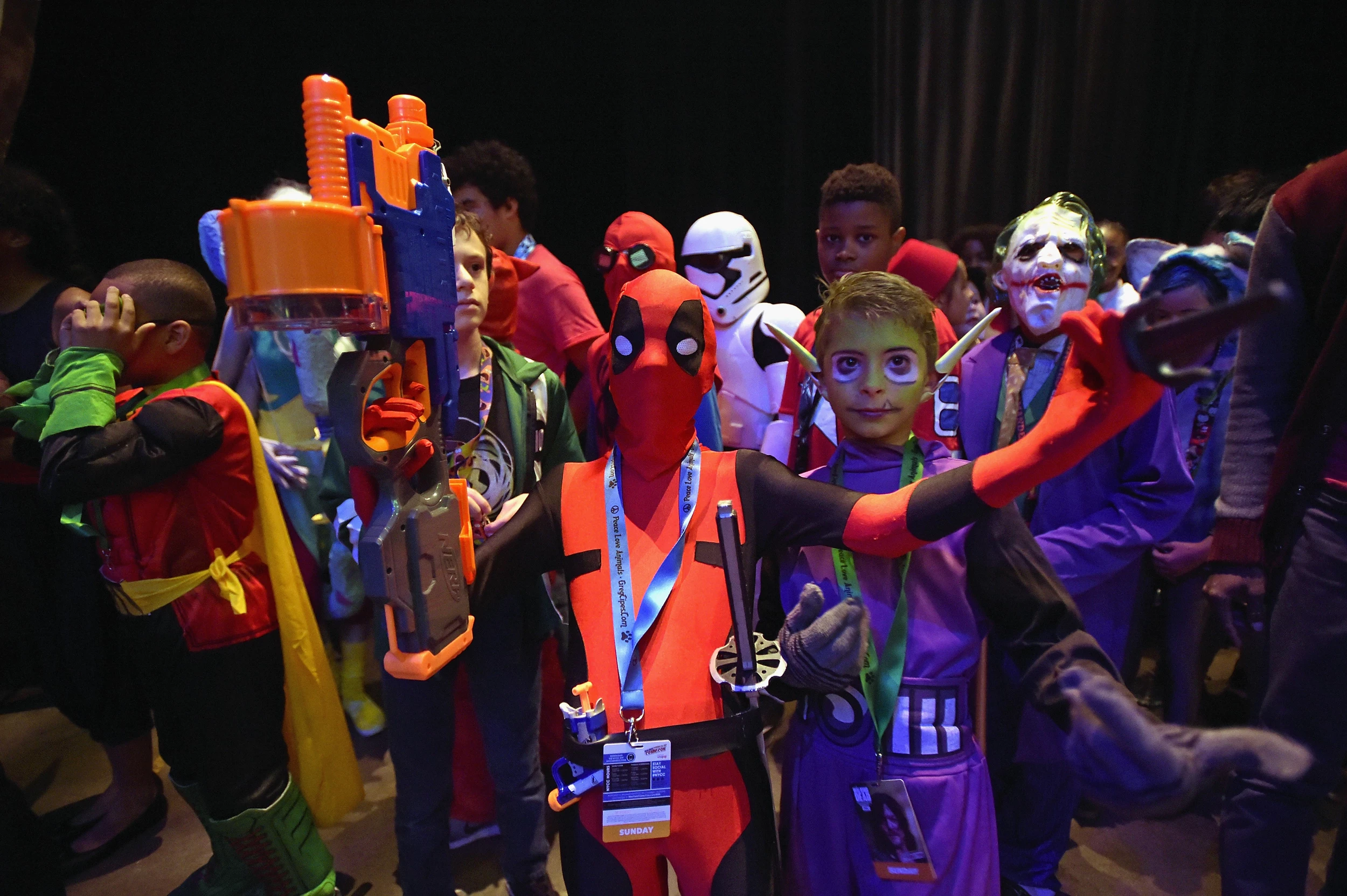 Geeking out: Thousands of fans proudly prove Grand Rapids Comic Con's star  power