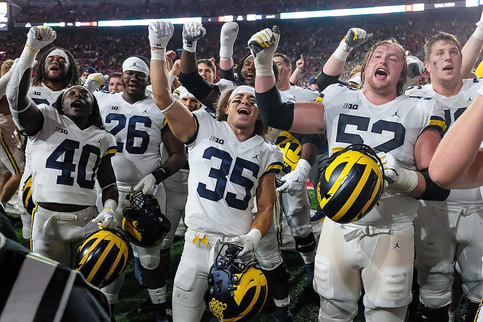 Michigan Footballers Get COVID Booster Shot As A Team