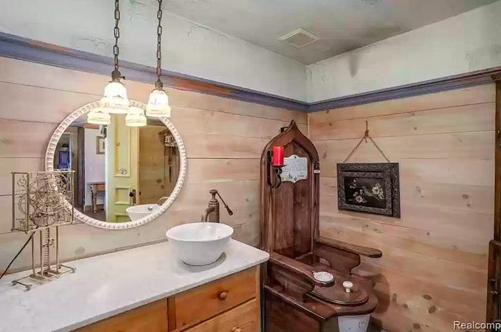 Michigan Home For Sale Features A Toilet Throne