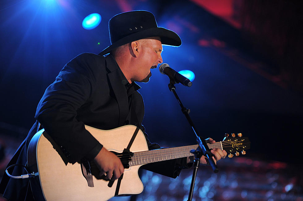 Who’s in the Hat – Garth Brooks!