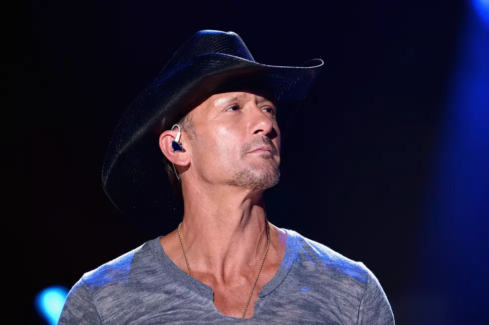 Tim McGraw Slaps Fan in the Face at a Concert [Video]