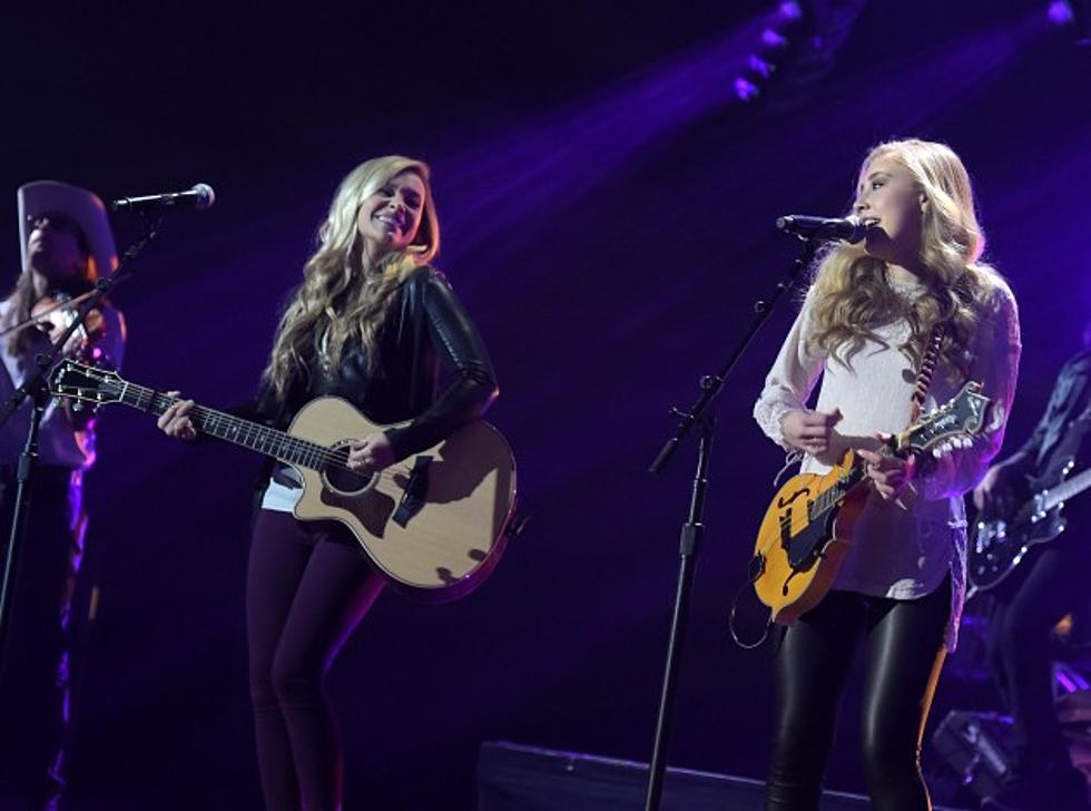 Maddie and Tae Performing at Boondocks in Springfield, Illinois