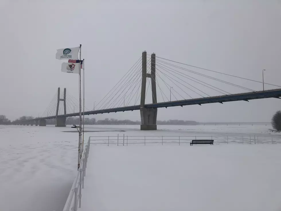 VIDEO: Snow Covering Frozen Mississippi River