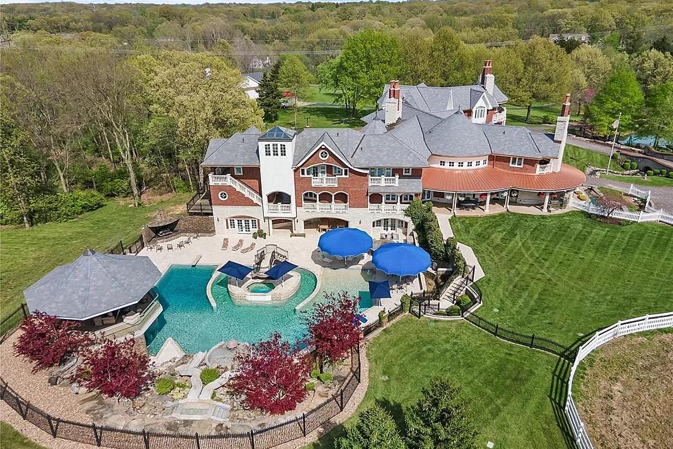 Luxury Missouri Home Features A Ferris Wheel, Lazy River & More