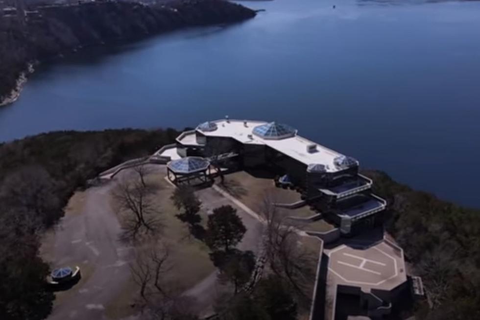 $80 Million Glass Mansion in Missouri Left With Everything Inside