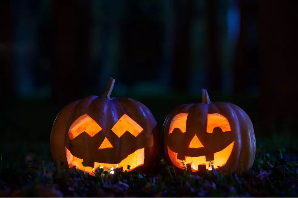 Walkthrough Thousands of Hand-Crafted Jack O’ Lantern’s in Illinois