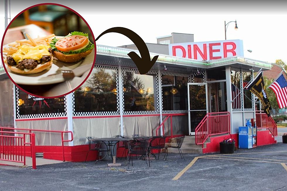 Hole-in-the-Wall Diner in Missouri Famous for Classic Diner Style