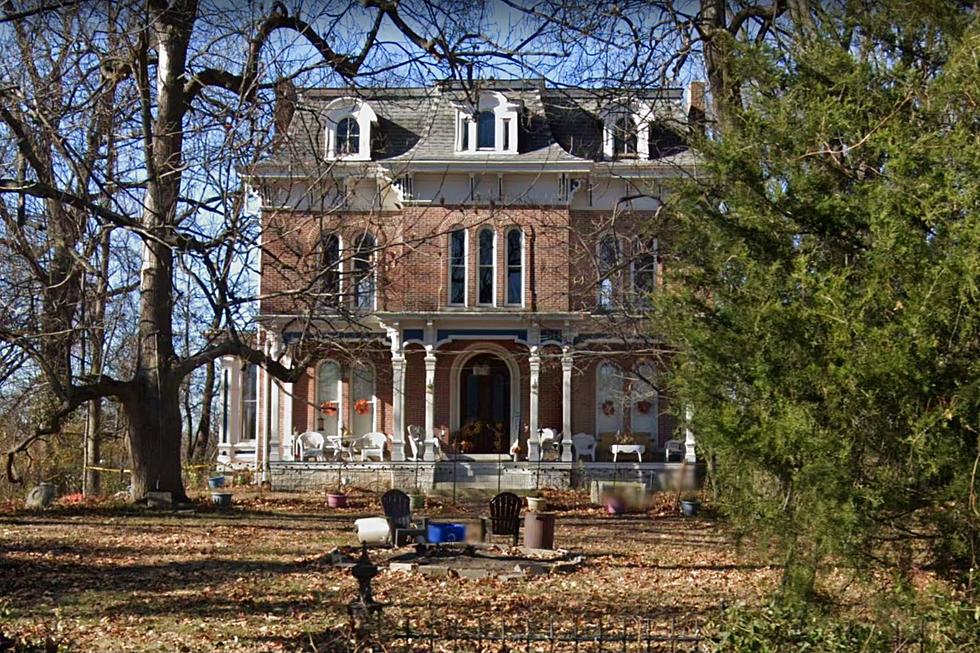 This Grand Mansion Among Some of the Most Haunted Illinois Homes