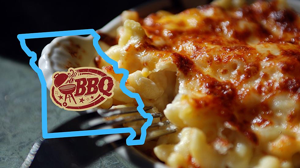 The Greatest Mac N Cheese in Missouri is topped with BBQ