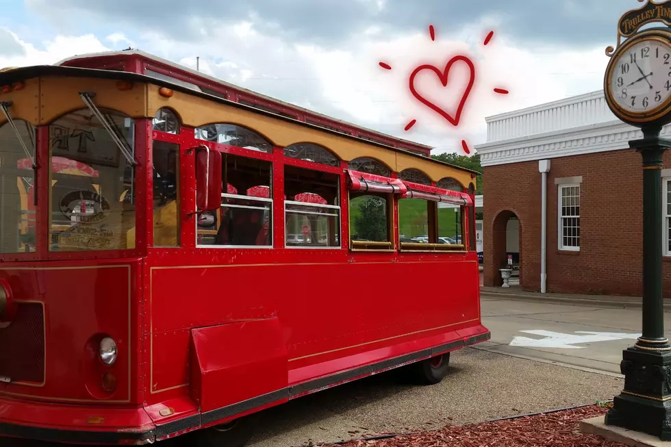 This Illinois Town Feels Frozen in Time and Tourists Love It