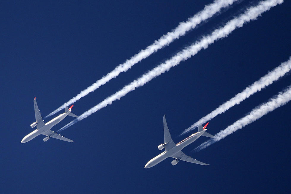 Are Airplanes Vapor Trails Good or Bad?