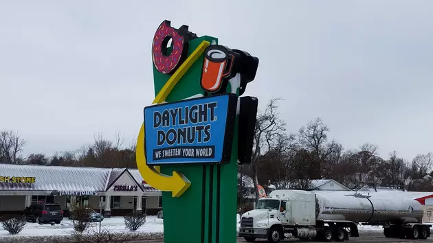 Looks Like Quincy&#8217;s Daylight Donuts Is Closed