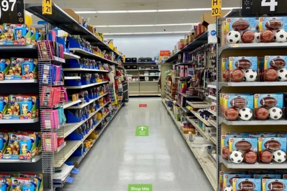 Wal-Mart Implements One-Way Aisles