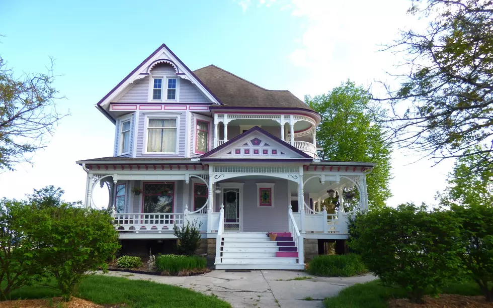 There&#8217;s A Human-Size Dollhouse Not That Far From Quincy!