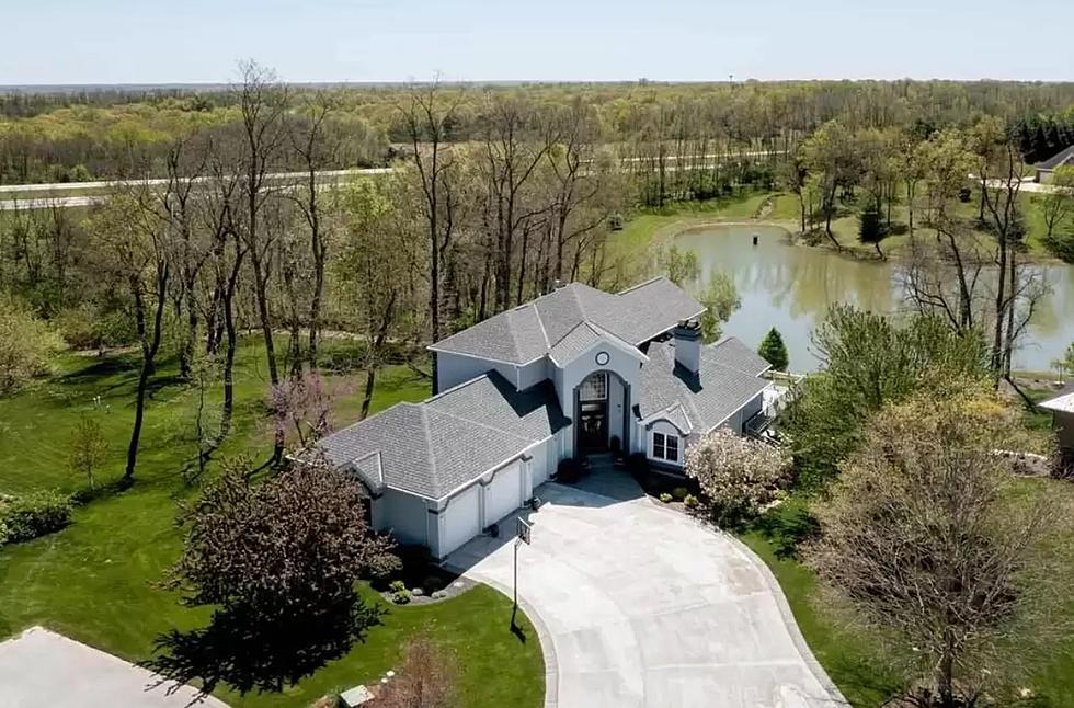 Check Out a Dozen Pics of a Quincy Home Overlooking 2 Lakes