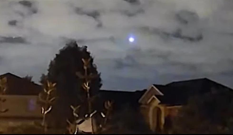 Columbia, Missouri Security Cam Video Shows Weird Pulsating UFO