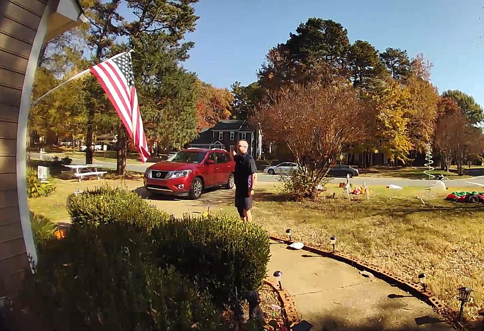 Delivery Driver Fixes Fallen American Flag then Salutes It