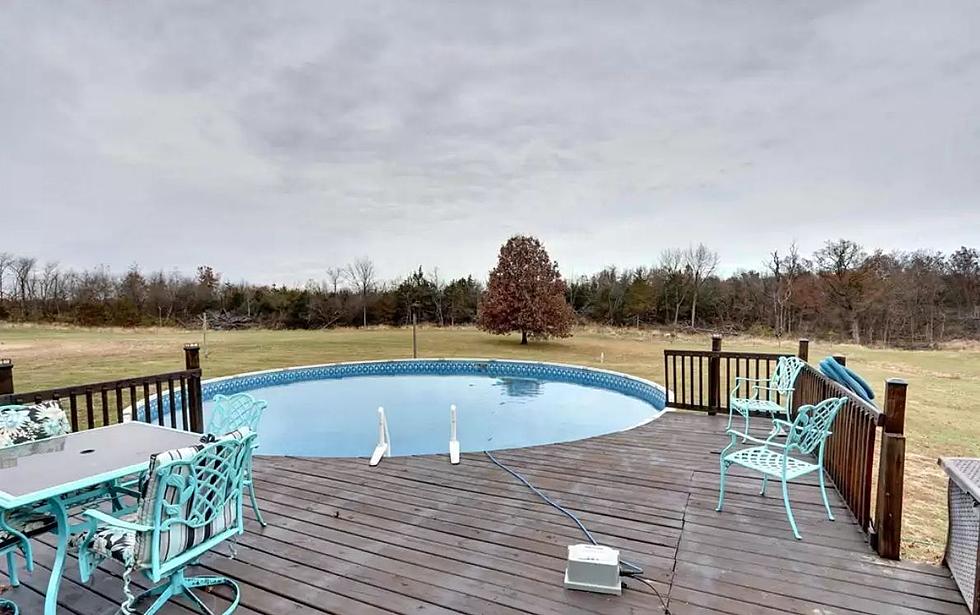 12 Pics of a Ranch Between Mendon & Ursa with a Pool and Horses