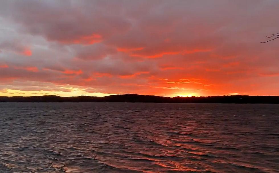 10 Seconds of Bliss: Stunning Video of a Missouri Lake Sunset