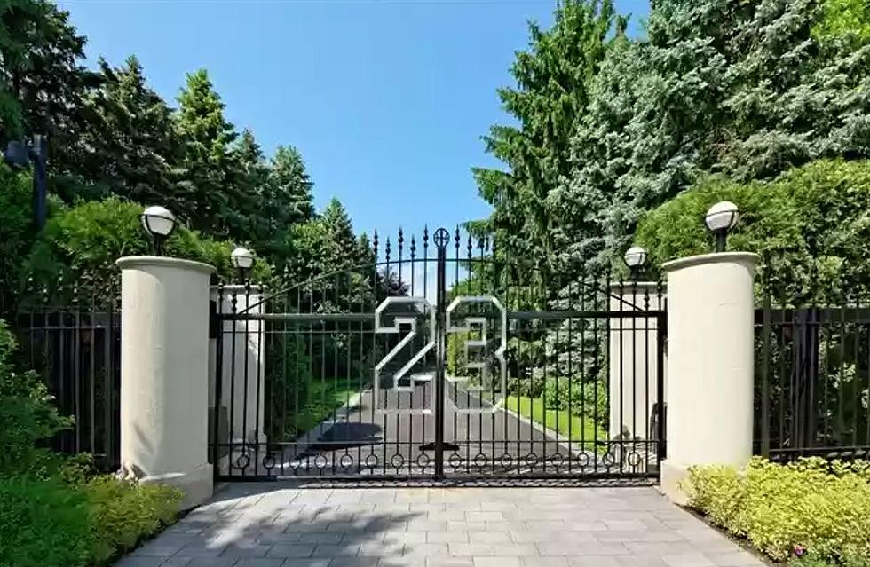 Look Inside Michael Jordan's Extravagant Illinois Mansion