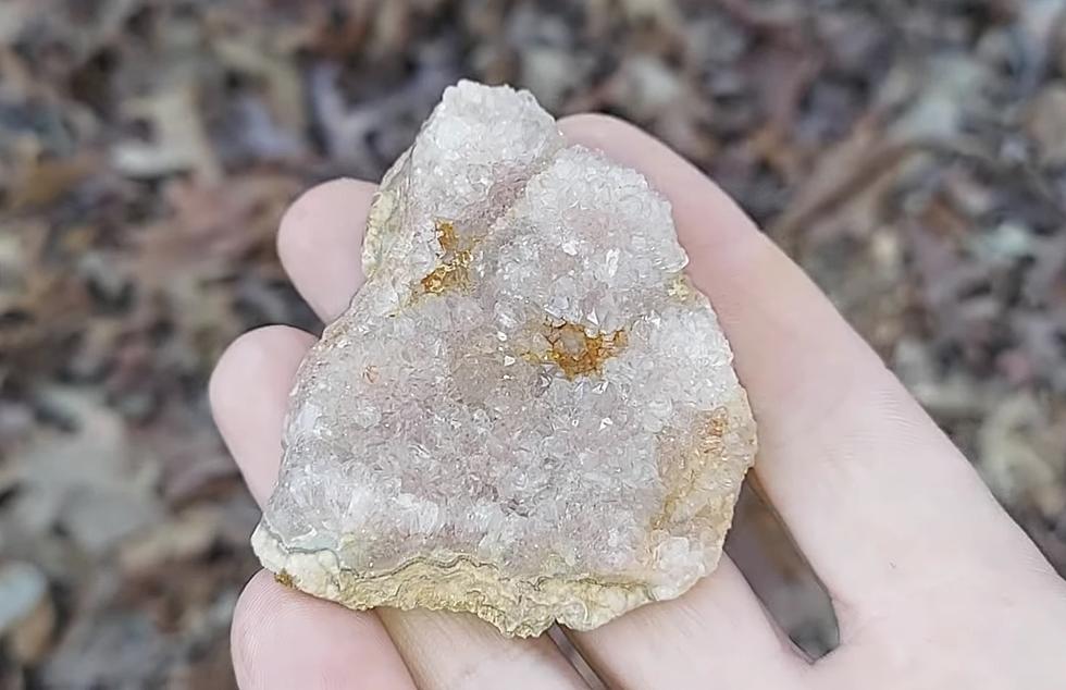 Missouri Rockhound Finds Gorgeous Amethysts near Old Mine