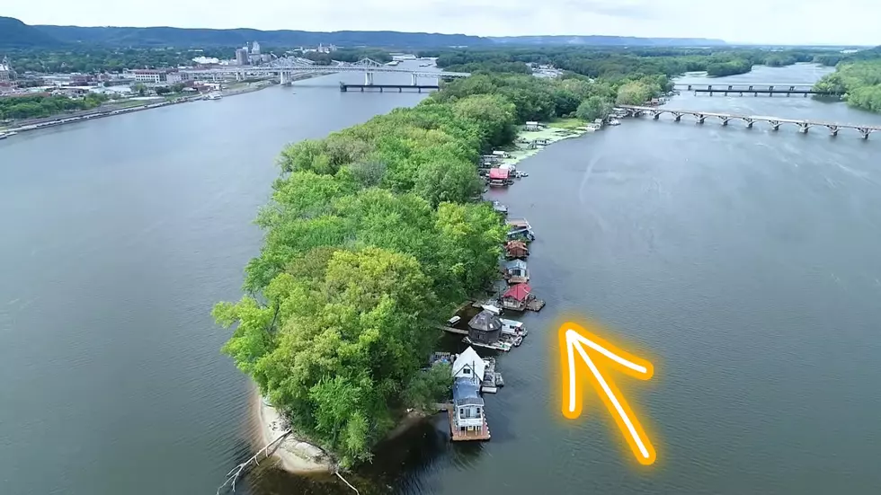 A Group of Boat Houses Have Claimed This Mississippi River Island