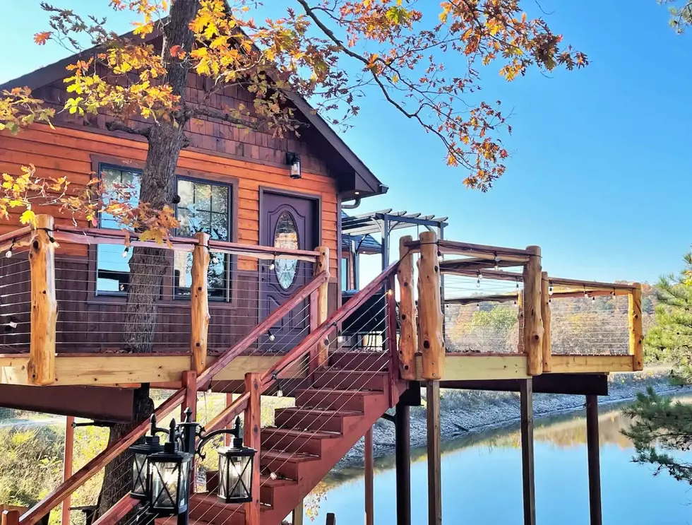 This Missouri Treehouse Sits Next to a Ginormous 60-Acre Lake