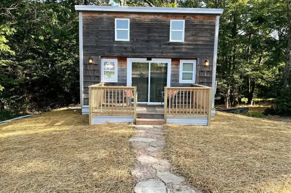 See a Tiny Container House at Missouri &#8216;s Table Rock Lake