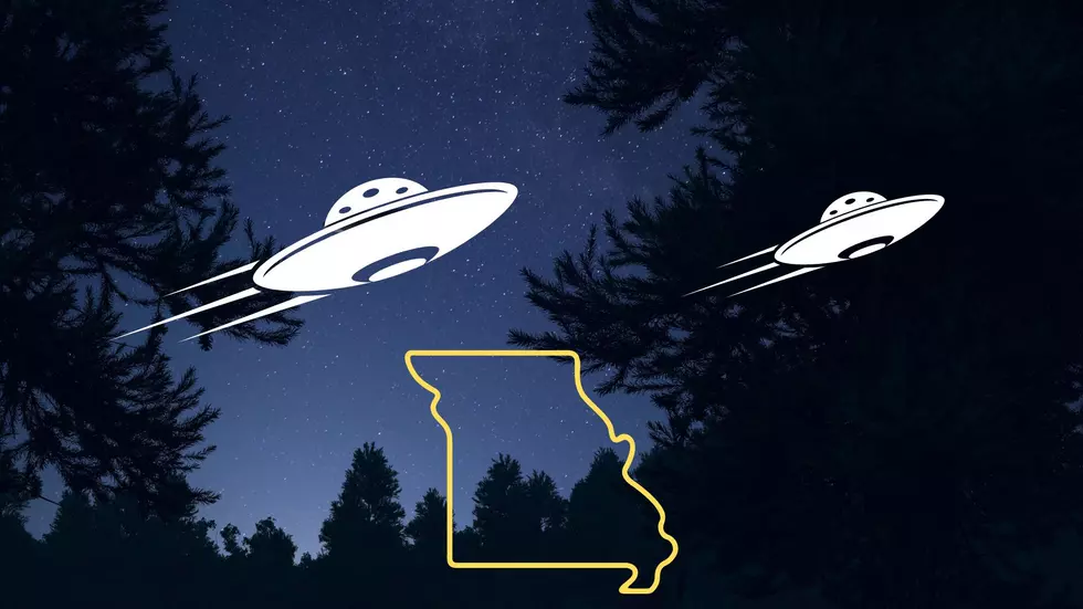Missouri Woman Walking Dog Sees 2 UFO’s Chasing Each Other