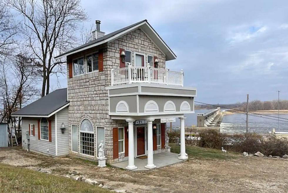 Is This a Missouri Dollhouse Overlooking the Mighty Mississippi?