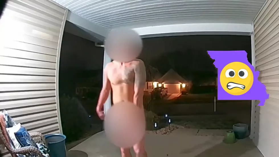 Awkward &#8211; Videos Show Naked Man Ringing Doorbells in Missouri