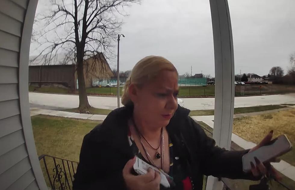 Video Shows Mystery Illinois Good Samaritan Returning Lost Wallet