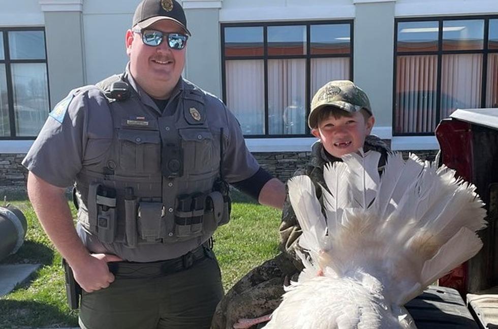 See an All-White Turkey that a 7-Year-Old Missouri Hunter Landed