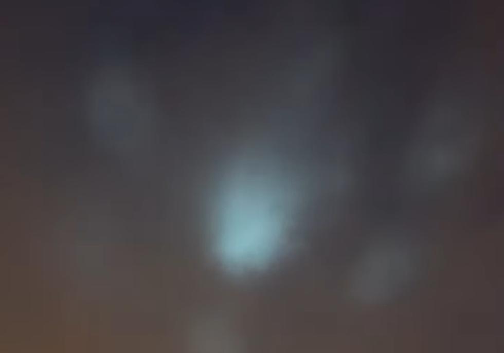 UFO? 3 Lights Seen Hiding in Clouds Over Pittsfield, Illinois