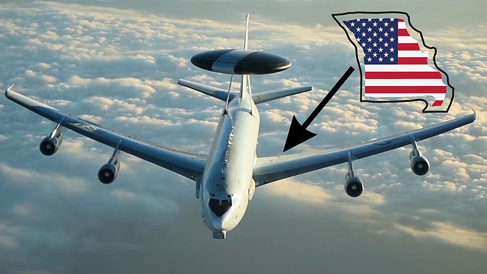 This Military Early Warning Plane Spotted Refueling Over Missouri