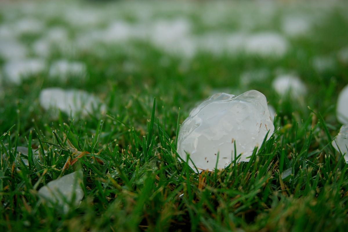 Report: Record 5 Inch Hail Found by Storm Chaser in Illinois