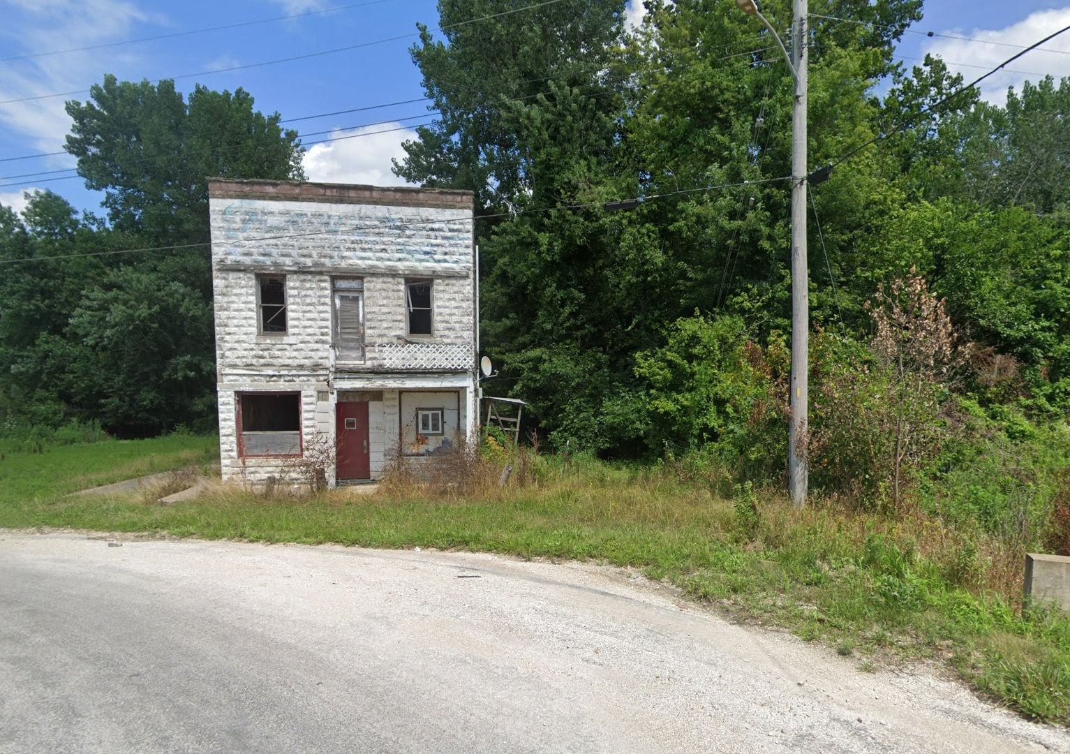 10 Tiny Illinois Towns That Refuse to Fade Away