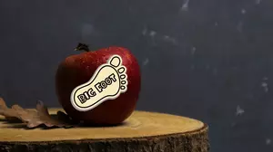 Video Claims Missouri Bigfoot Keeps Stealing Apples
