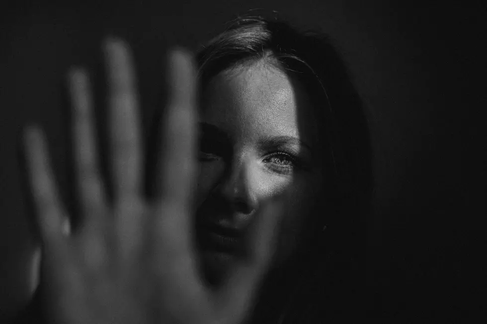 10 Illinois Cities Where Women Face the Highest Crime Risk