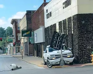 Truck Crashes on Sidewalk Outside KHMO