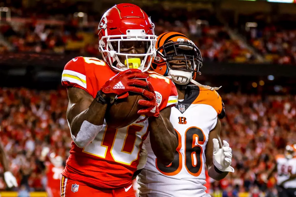 Mahomes torches Bengals for 4 TDs as Chiefs roll, 45-10