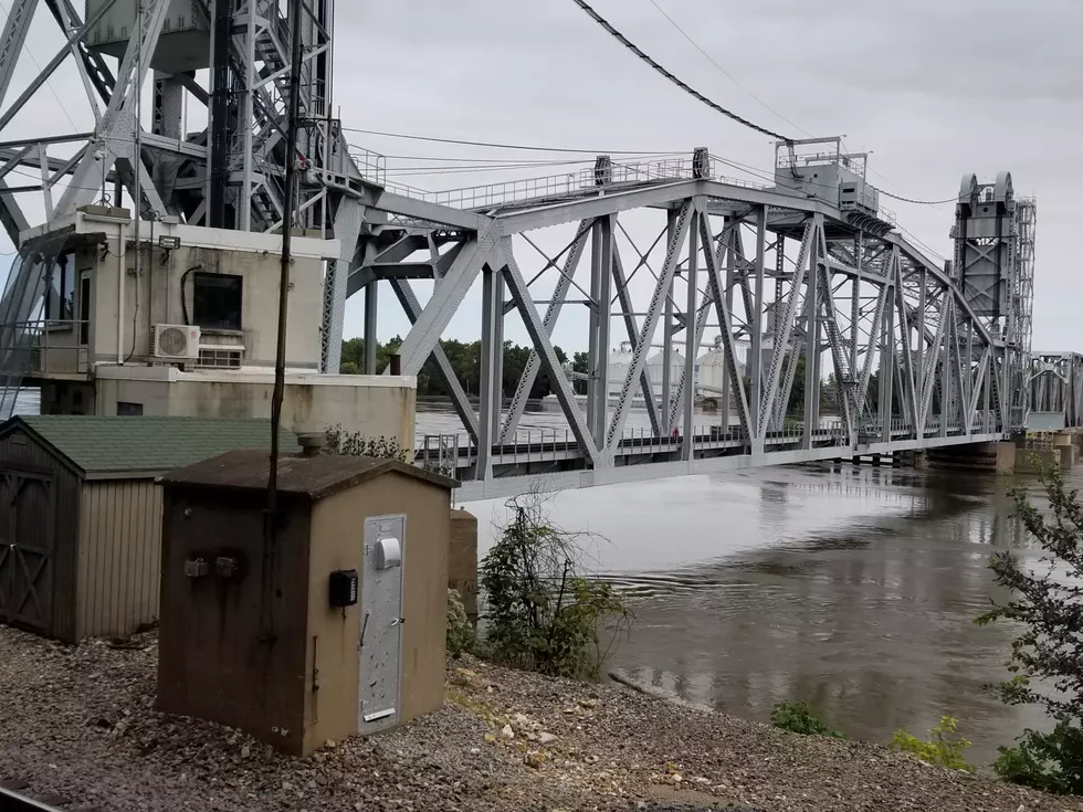 Crane Strikes Hannibal Railroad Bridge