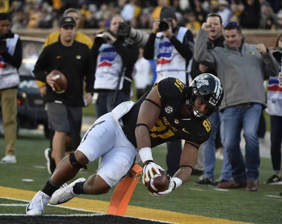 Missouri bounces back to throttle Memphis 65-33