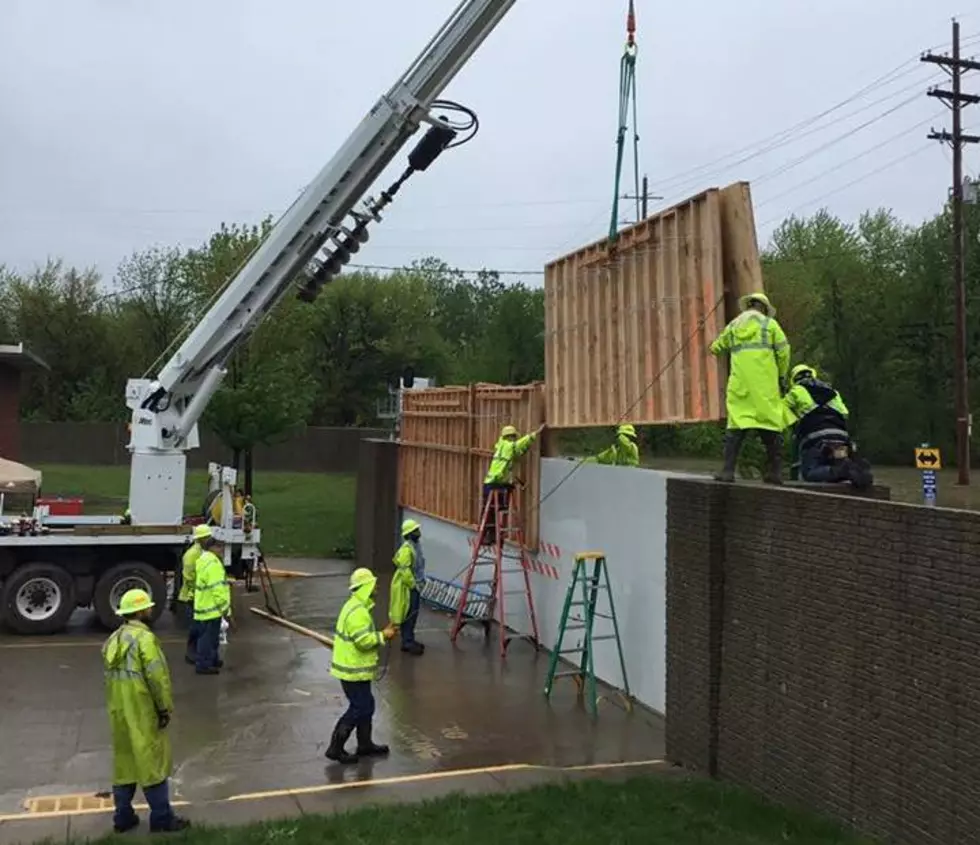 Hannibal BPW Crews Adding Extensions to Flood Walls