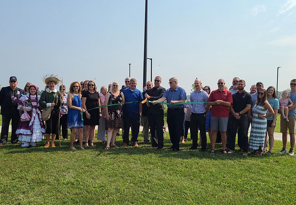 Hannibal Cuts Ribbon on New Renovated Riverfront