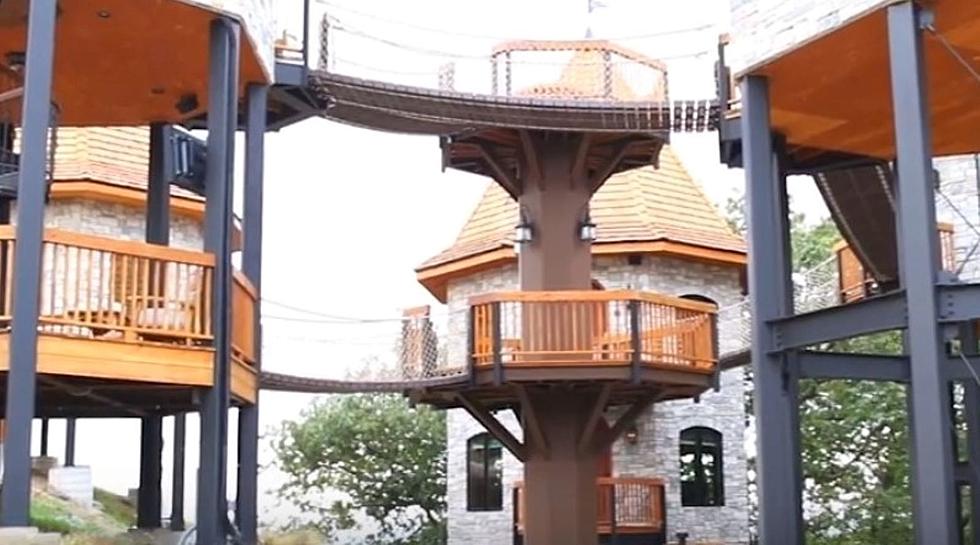 This Hannibal Tree House Castle Has a Spectacular River View