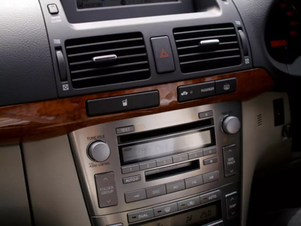 How Do You Set Your Car Radio Preset Buttons? [Poll]