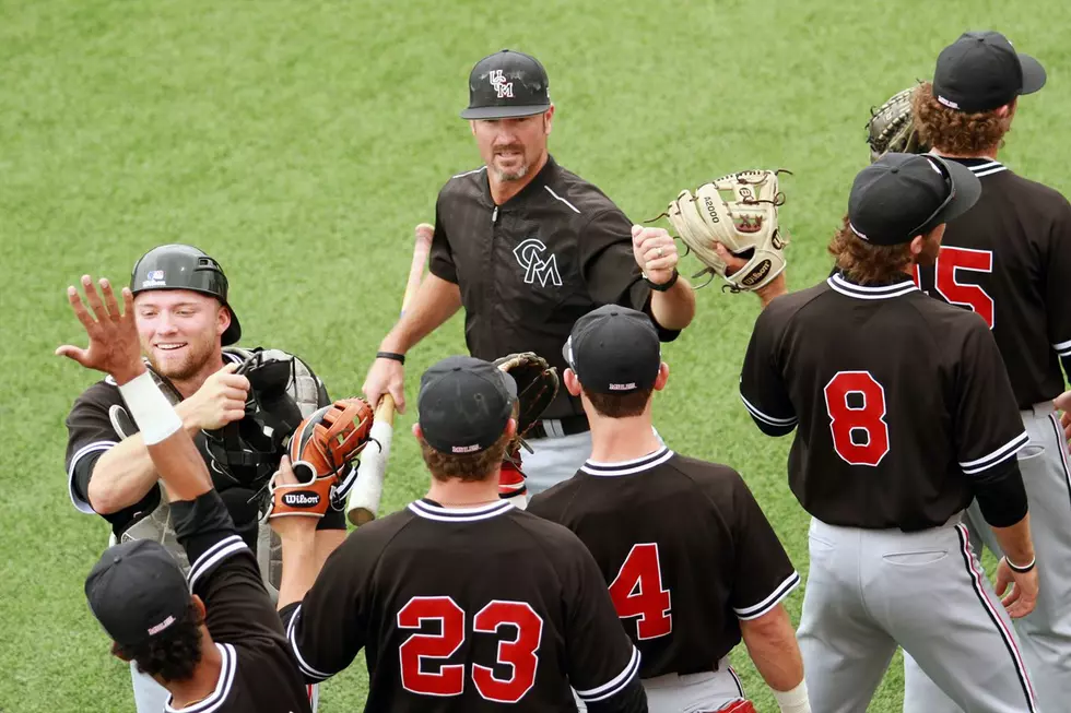 UCM&#8217;s Crookes Picks Up Baseball&#8217;s Coach of the Year Award