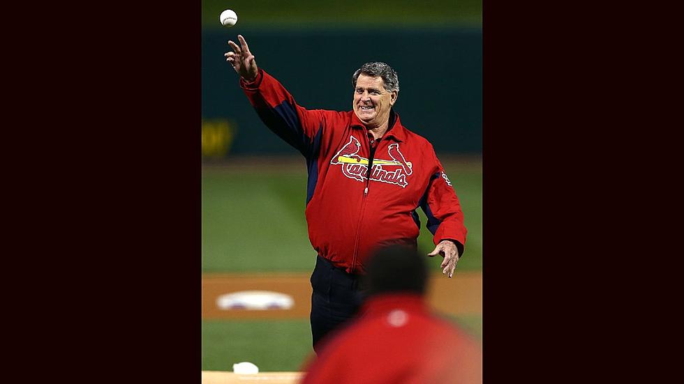 Cardinals Honor Longtime Broadcaster Mike Shannon